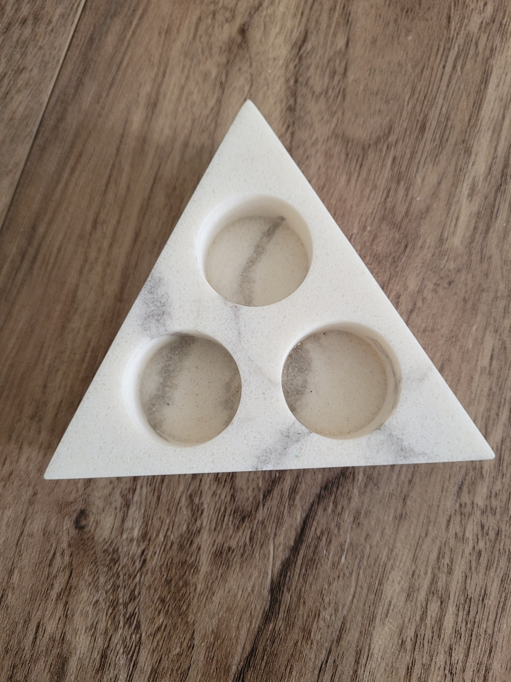 Saje My Remedies Triangle
Roll-on remedy holder - Picture 2 of 7